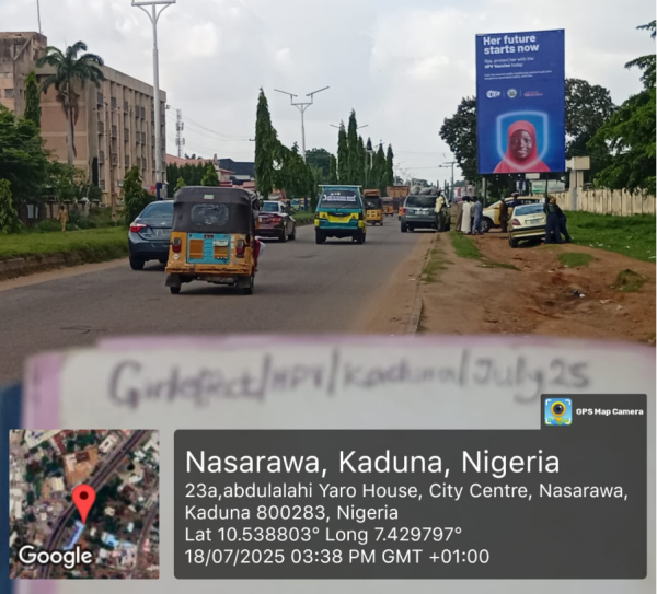 Portrait Billboard (GIRL EFFECT)
