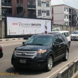 Wallmount Board beside 1004 Bus Shelter, Ozumba Mbadiwe Road, Lagos
